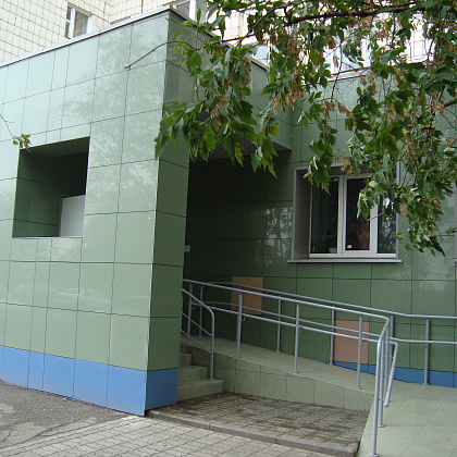 Входная группа Детская городская поликлиника №4 Казани (филиал, Педиатрическое отделение №1). 