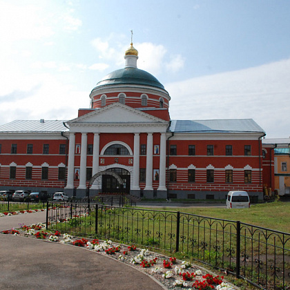 Входная группа Казанско-Богородицкий мужской монастырь. 
