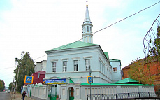 Входная группа Мечеть Зангар. Казань (Вахитовский район),  Фатыха Карима,  19/8