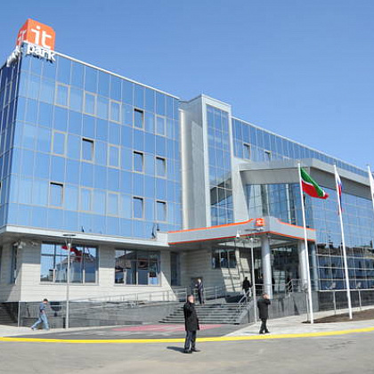 Входная группа IT Park, технопарк в сфере высоких технологий (ИТ-парк Казань). 