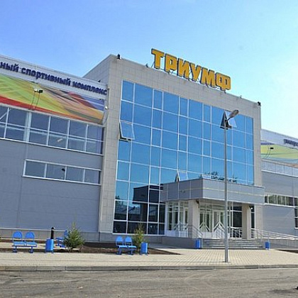 Входная группа Триумф, спортивно-оздоровительный комплекс. 